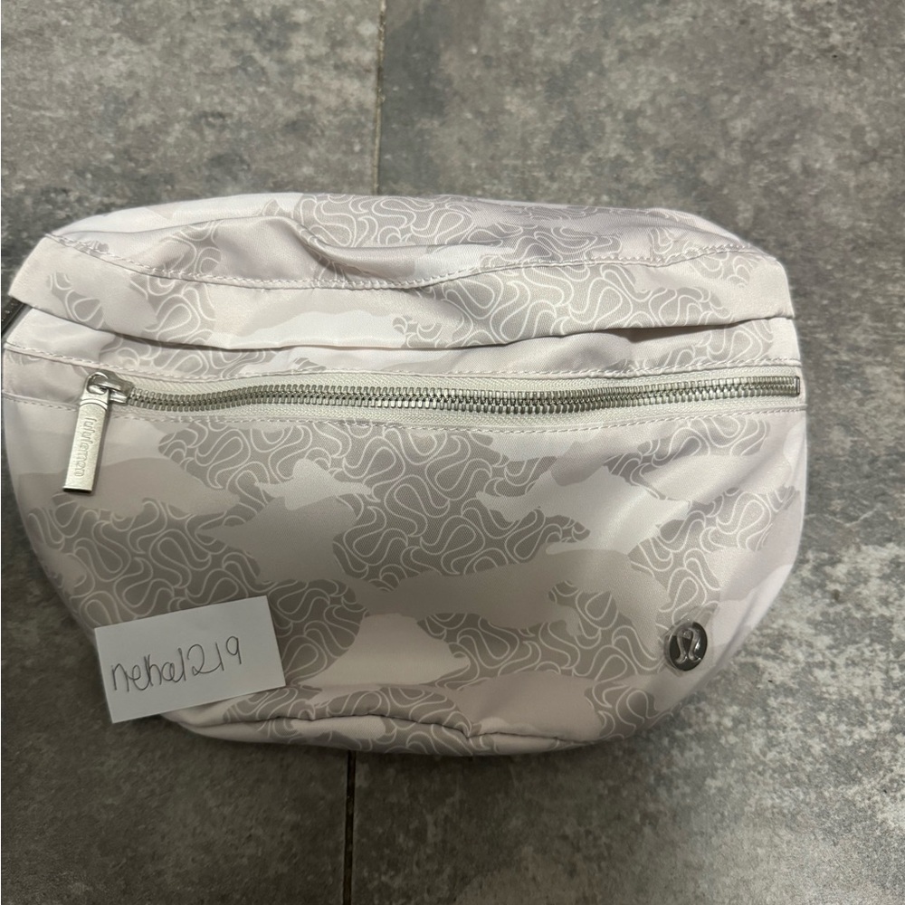 Lululemon City Adventurer Belt Bag 2.5L - Picture 3 of 8